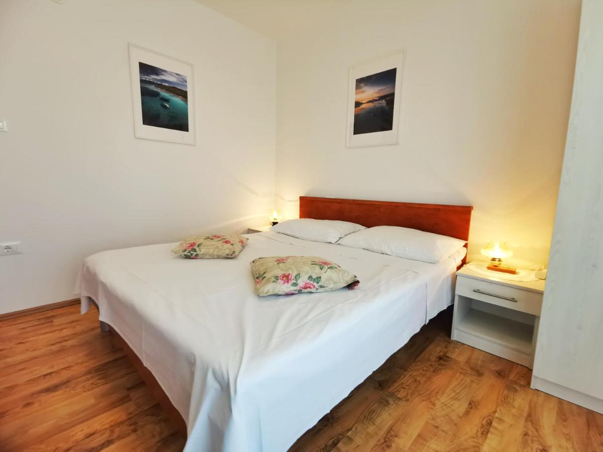 Apartments Sokolic Нерезине Екстер'єр фото
