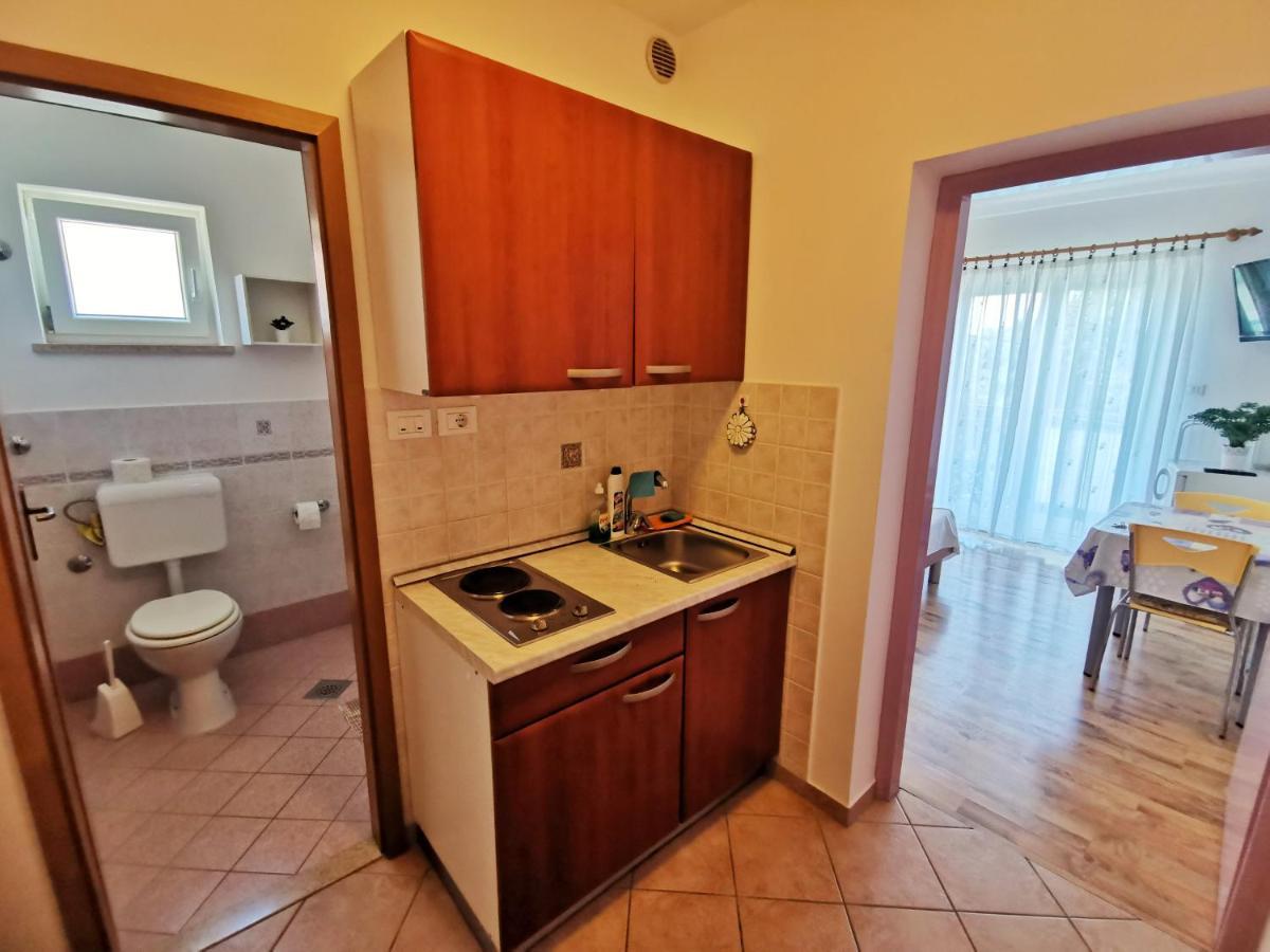 Apartments Sokolic Нерезине Екстер'єр фото