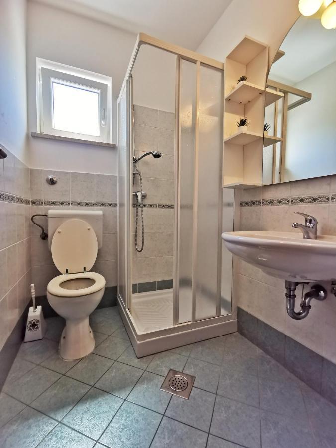 Apartments Sokolic Нерезине Екстер'єр фото