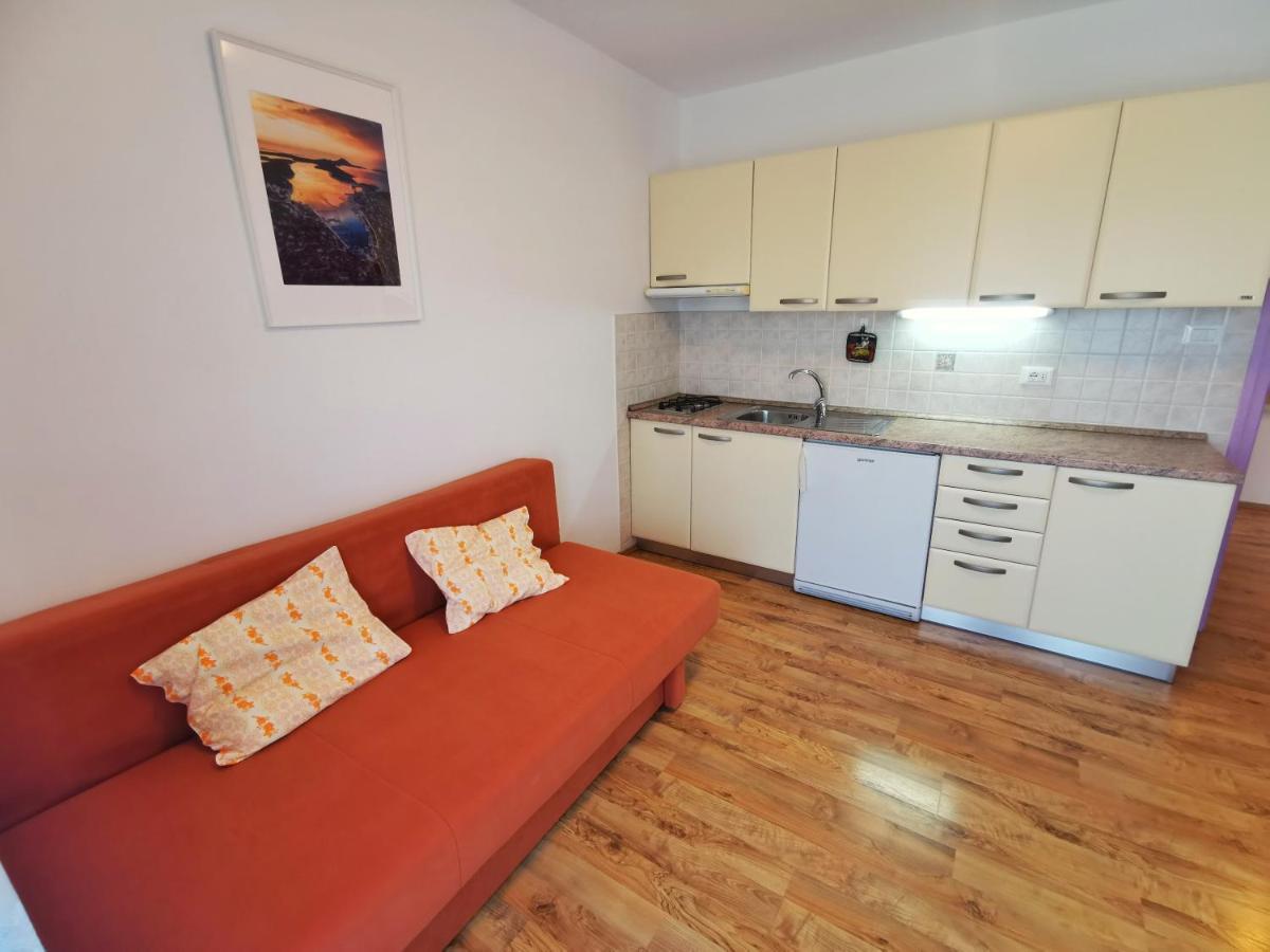 Apartments Sokolic Нерезине Екстер'єр фото