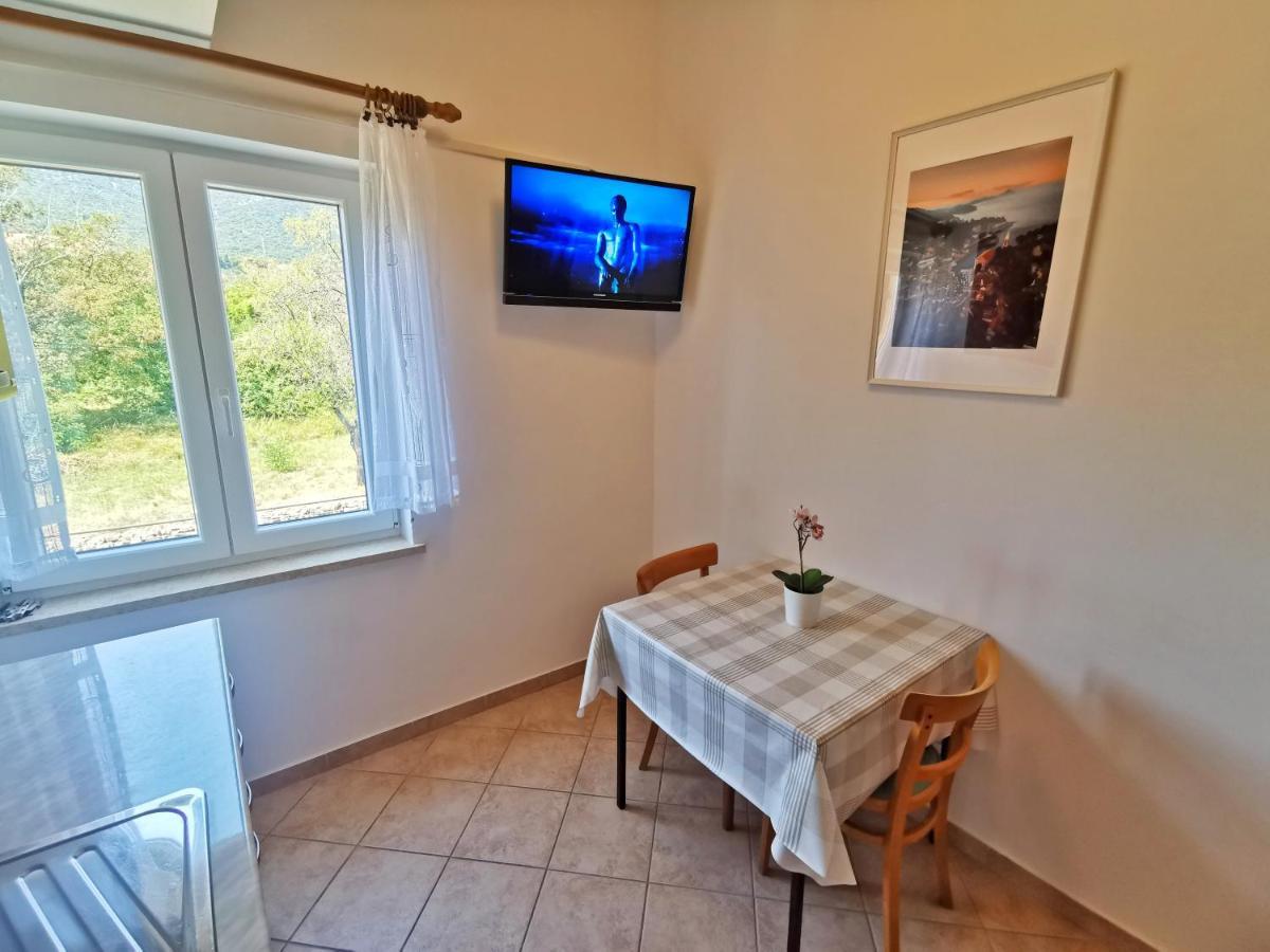 Apartments Sokolic Нерезине Екстер'єр фото