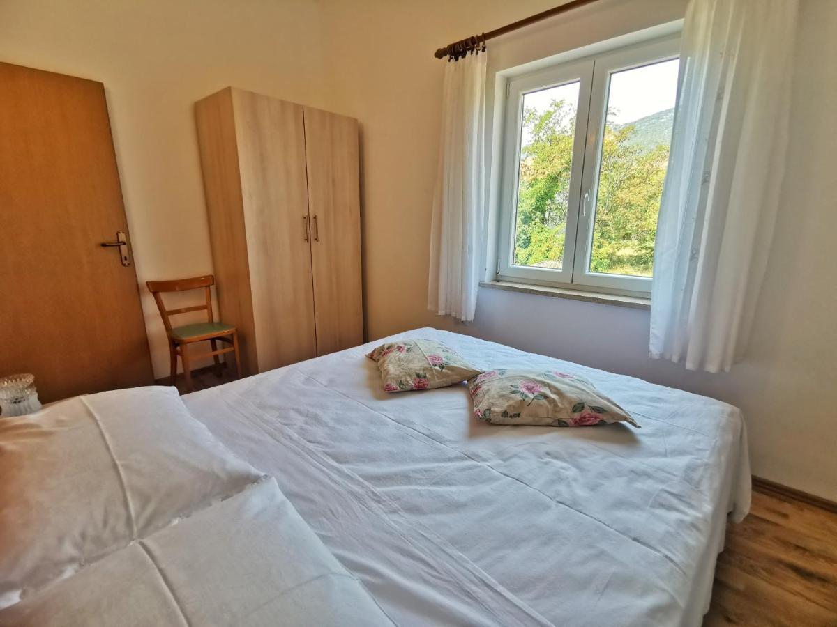 Apartments Sokolic Нерезине Екстер'єр фото