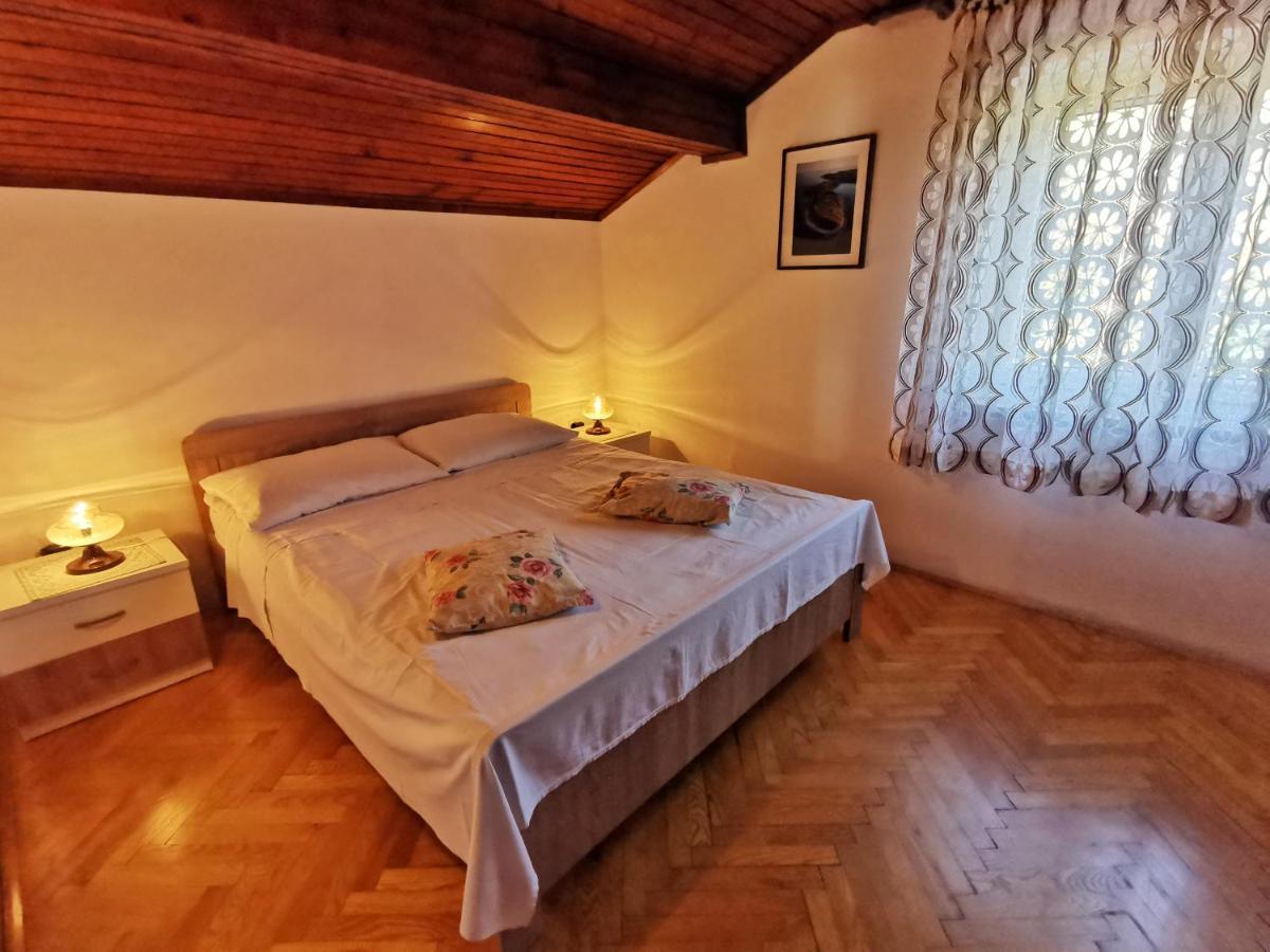 Apartments Sokolic Нерезине Екстер'єр фото